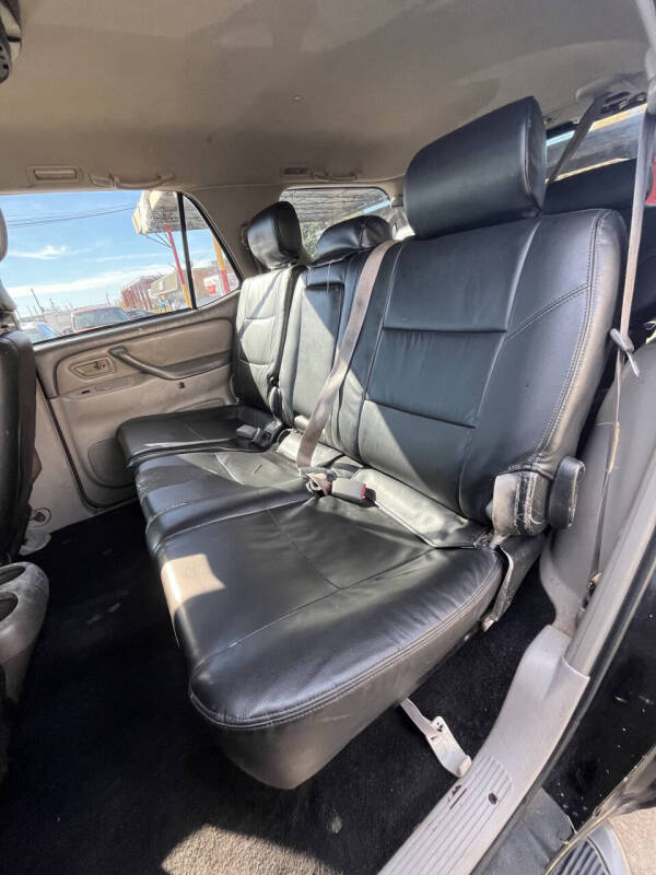 2003 Toyota Sequoia SR5