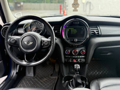 2017 MINI Hardtop 4 Door Cooper