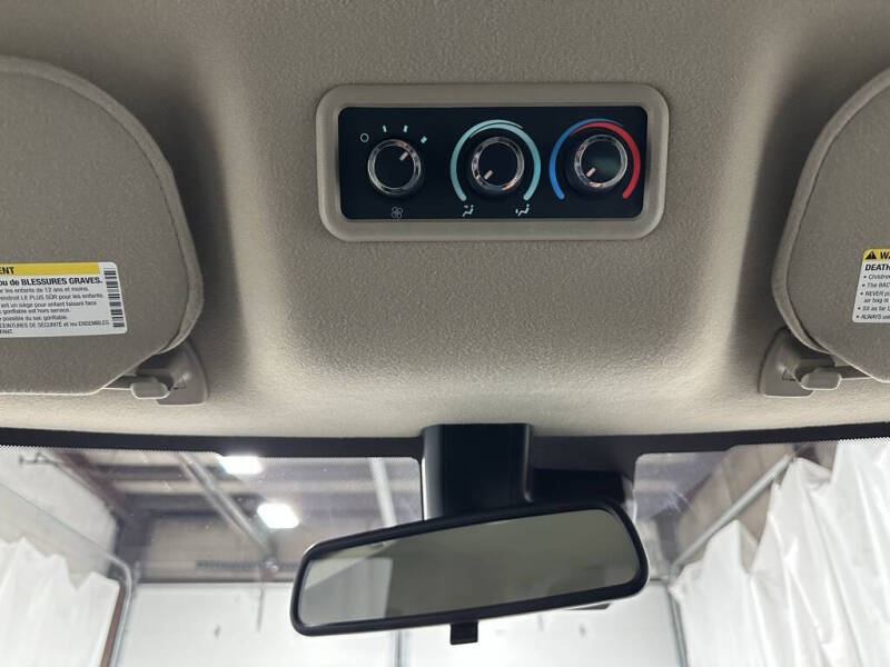 2025 Chevrolet Express LT 3500