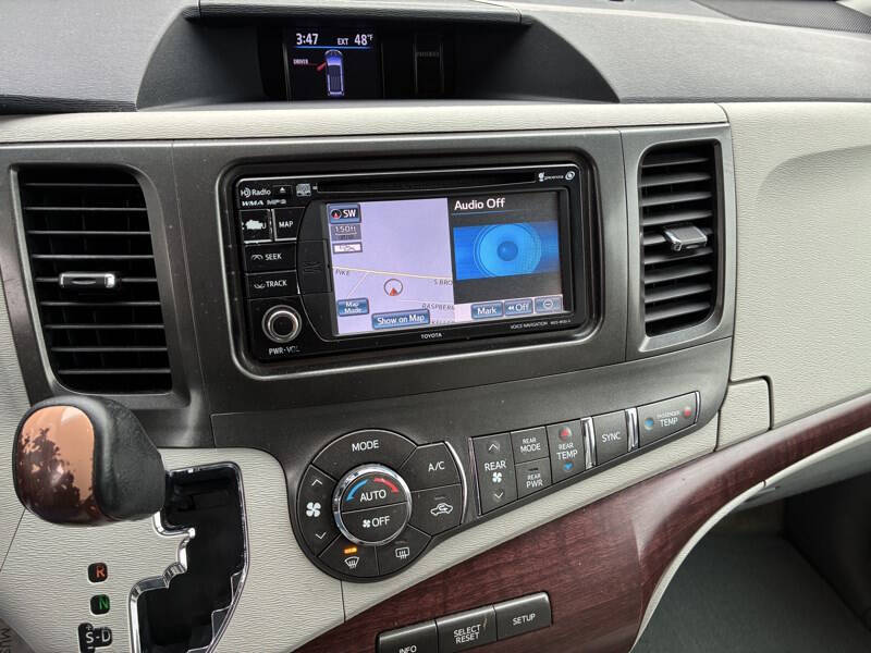 2013 Toyota Sienna XLE 7-Passenger