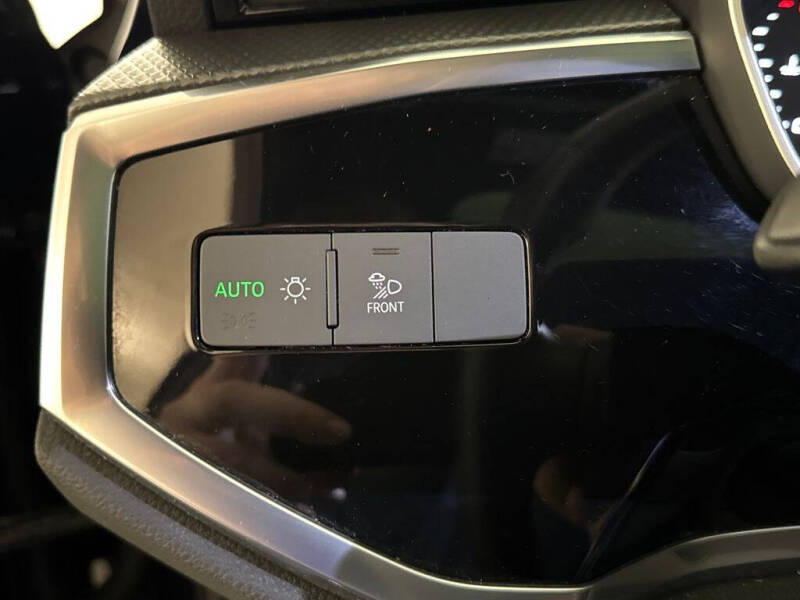 2022 Audi Q3 quattro S line Prem Plus 45 TFSI