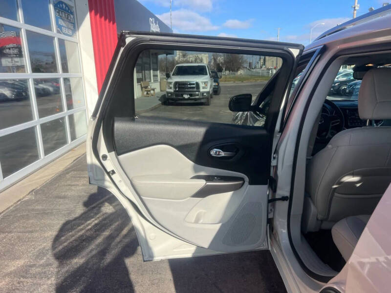 2019 Jeep Cherokee Overland