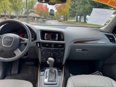 2011 Audi Q5 2.0T quattro Premium Plus