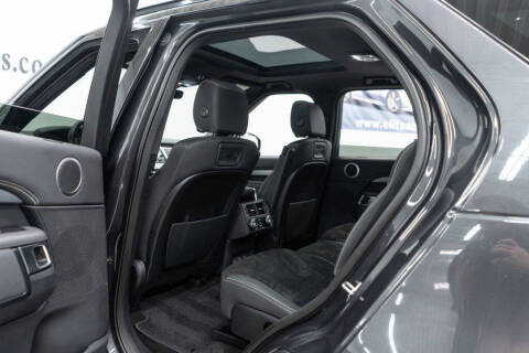 2023 Land Rover Discovery P300 S R-Dynamic