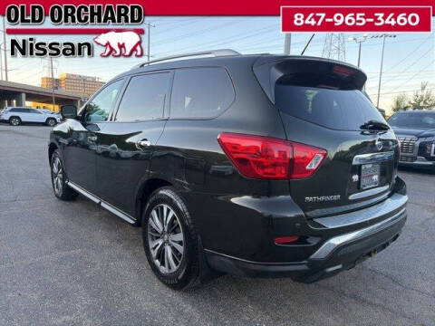 2017 Nissan Pathfinder SL