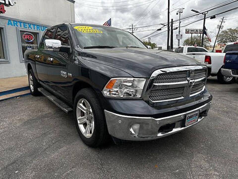 2017 RAM 1500 SLT