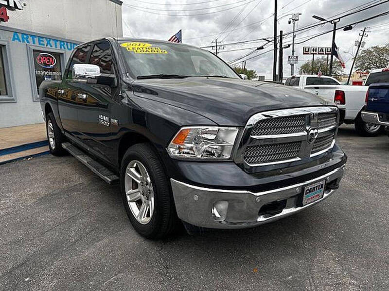2017 RAM 1500 SLT