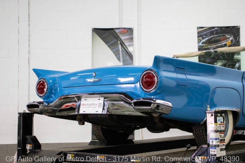 1957 Ford Thunderbird