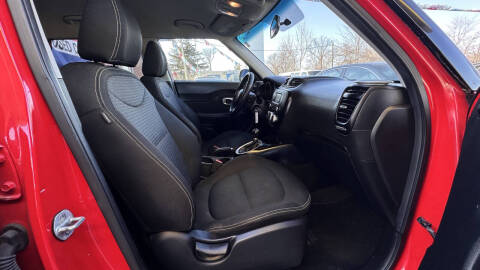 2016 Kia Soul +