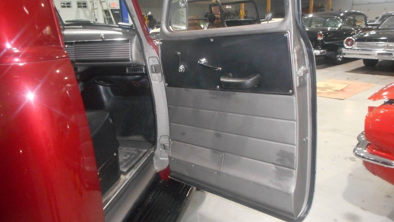1947 Chevrolet 3100 38