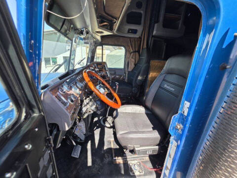 2001 Freightliner Conventional XL