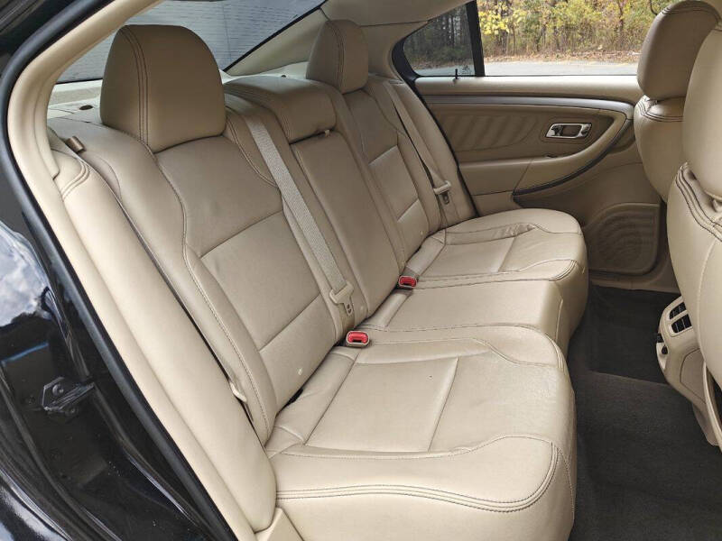 2018 Ford Taurus SEL