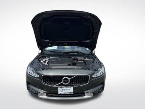 2020 Volvo V90 Cross Country T6