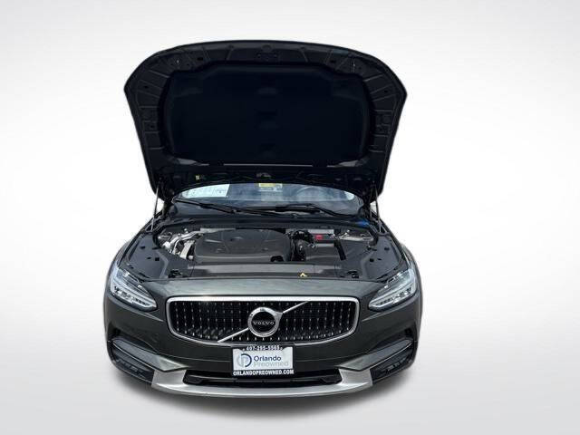 2020 Volvo V90 Cross Country T6