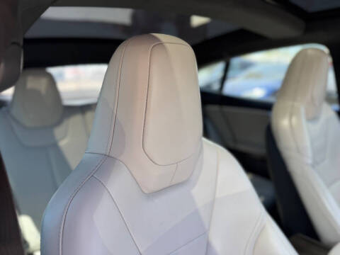 2016 Tesla Model S 90D