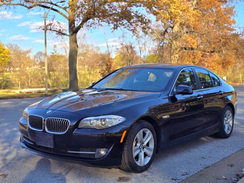 2011 BMW 5 Series 528i photo 8