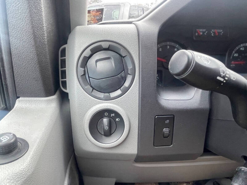 2011 Ford E-Series E-350 SD XLT