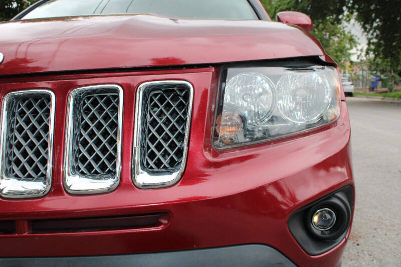 2017 Jeep Compass Latitude photo 9