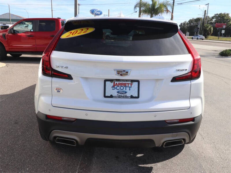 2022 Cadillac XT4 Premium Luxury