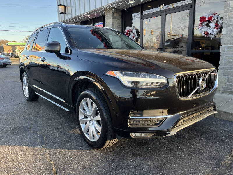 2018 Volvo XC90 T6 Momentum