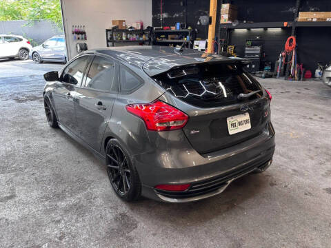 2017 Ford Focus ST