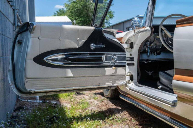 1960 Ford Thunderbird