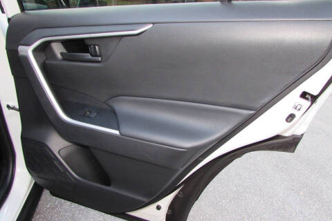 2020 Toyota RAV4 Hybrid LE