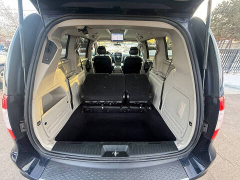 2013 Chrysler Town and Country Touring-L