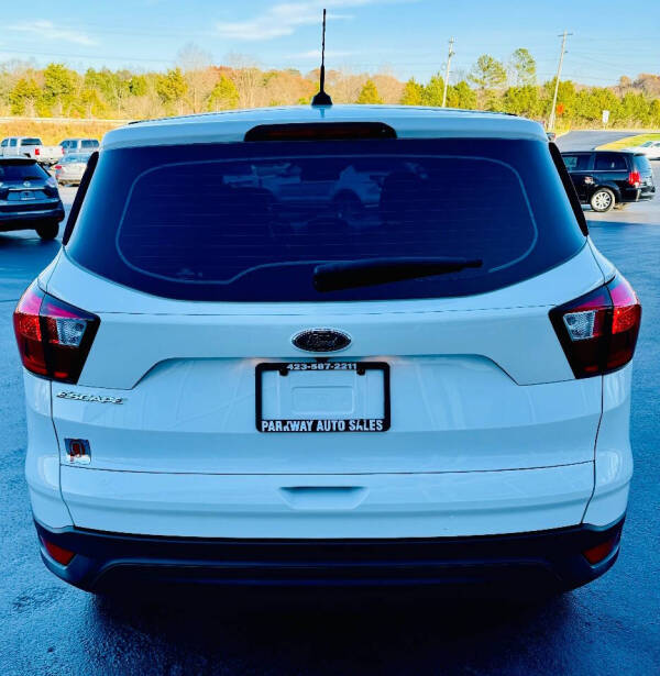 2019 Ford Escape S photo 3