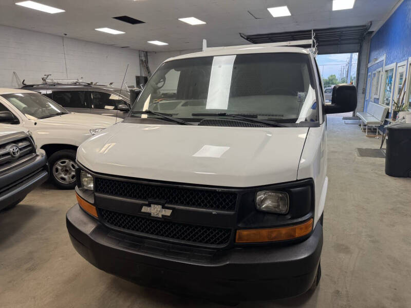 2017 Chevrolet Express Cargo Work Van's photo