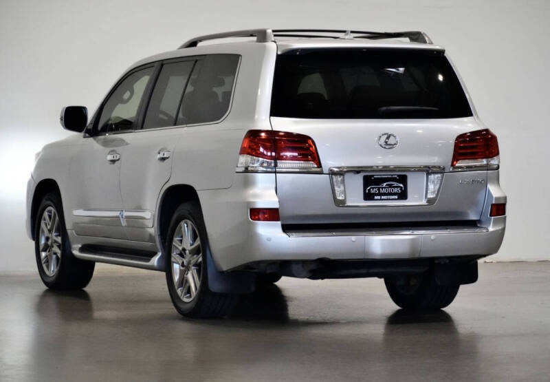 2014 Lexus LX 570