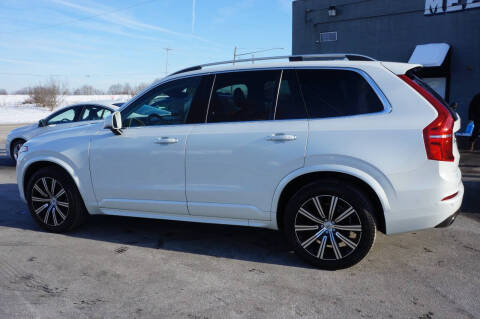 2016 Volvo XC90 T6 Momentum