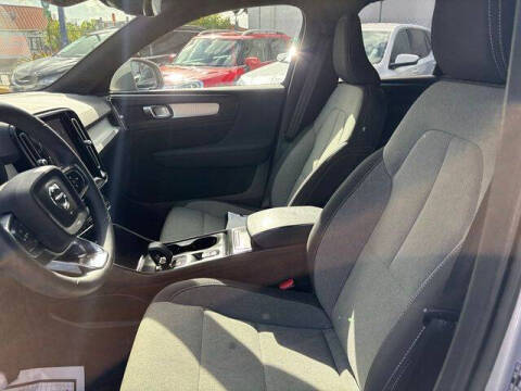 2023 Volvo XC40 B5 Core