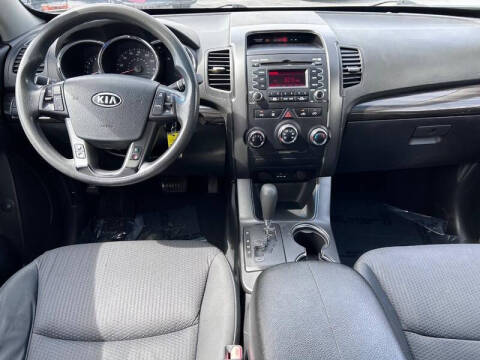 2012 Kia Sorento LX
