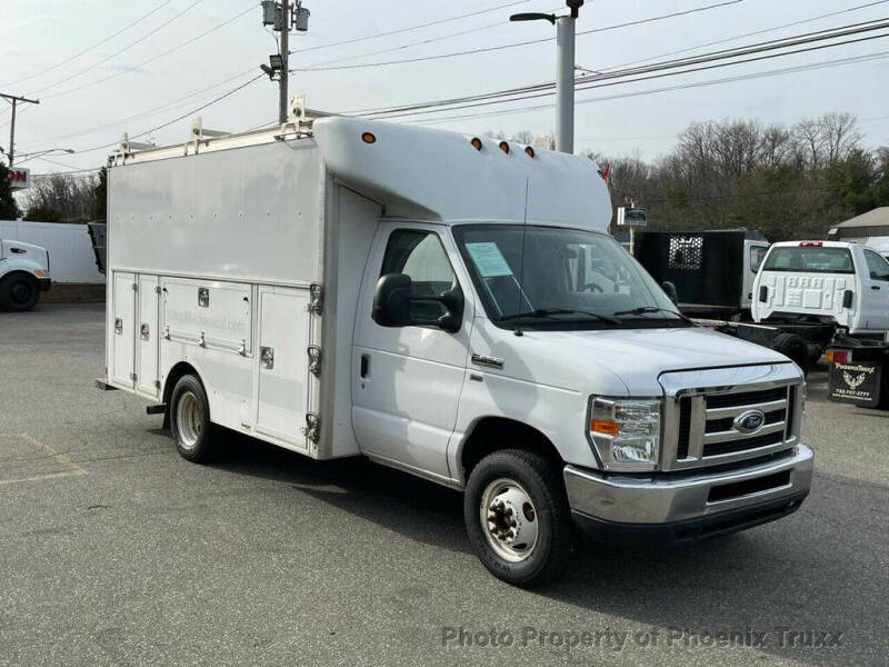 2017 Ford E-Series