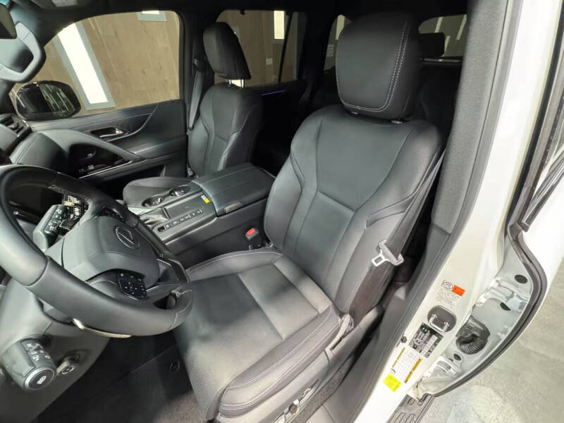 2024 Lexus LX 600 Luxury