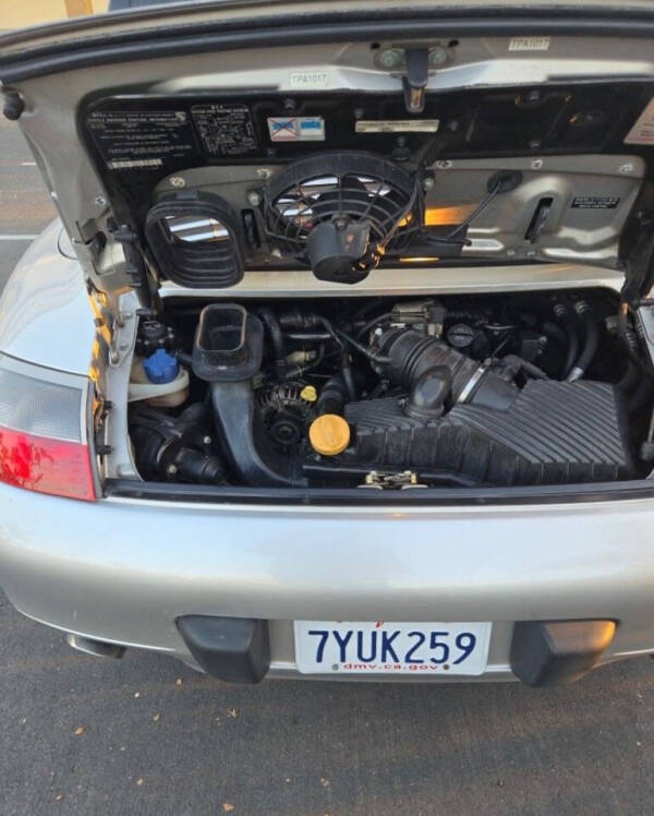 2001 Porsche 911 Carrera 4