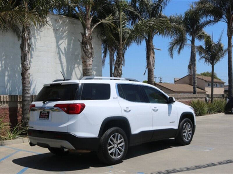 2017 GMC Acadia SLE-2
