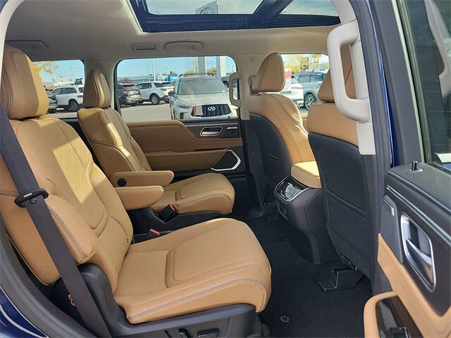 2025 Infiniti QX80 Luxe