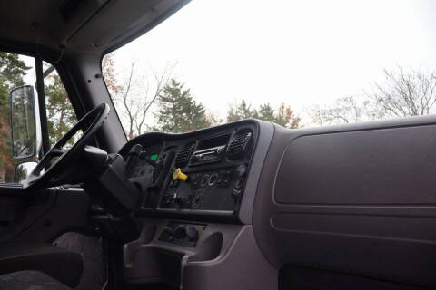 2016 Freightliner M2 106