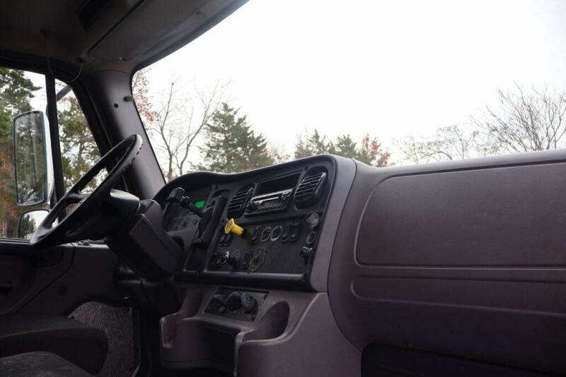 2016 Freightliner M2 106