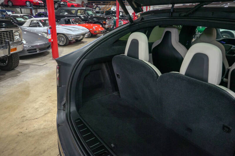 2022 Tesla Model X Plaid