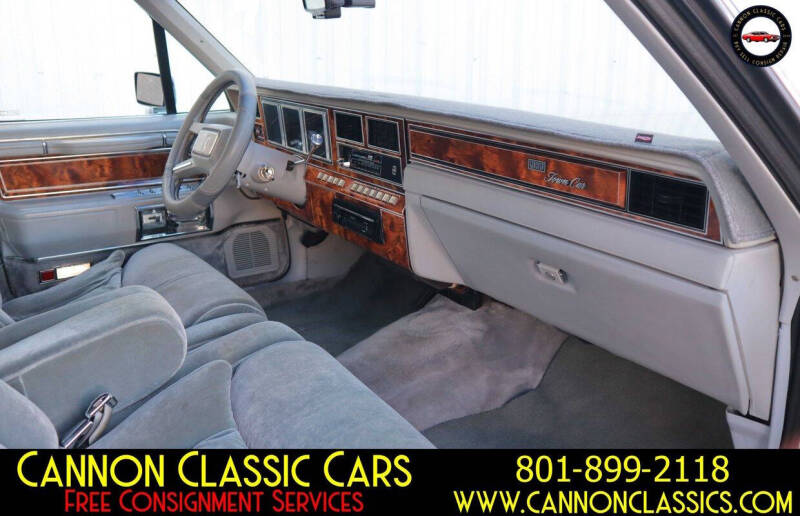 1984 Lincoln Town Car Signature