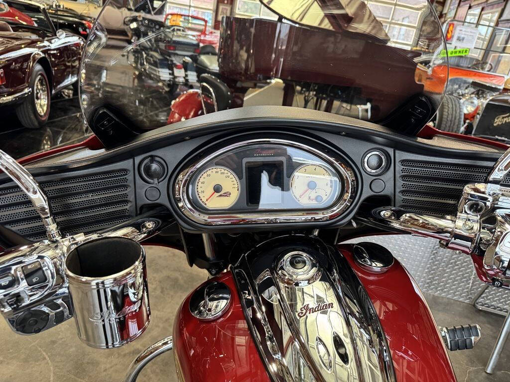 2014 Indian Motorcycle® Chieftain™ Indian Motorc 14