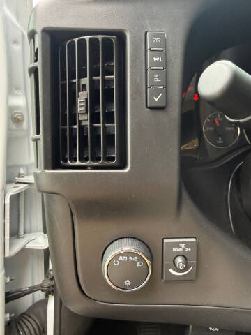 2025 GMC Savana LT 3500
