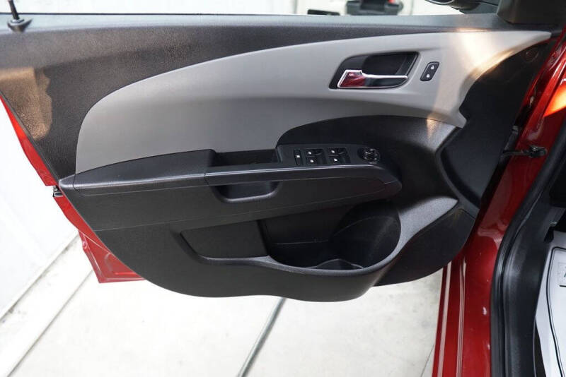 2016 Chevrolet Sonic LT Auto