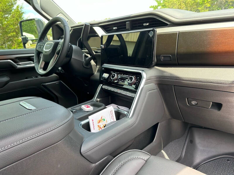 2024 GMC Sierra 2500HD Denali