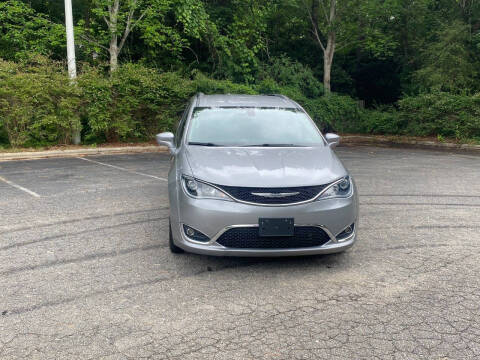 2017 Chrysler Pacifica Touring-L