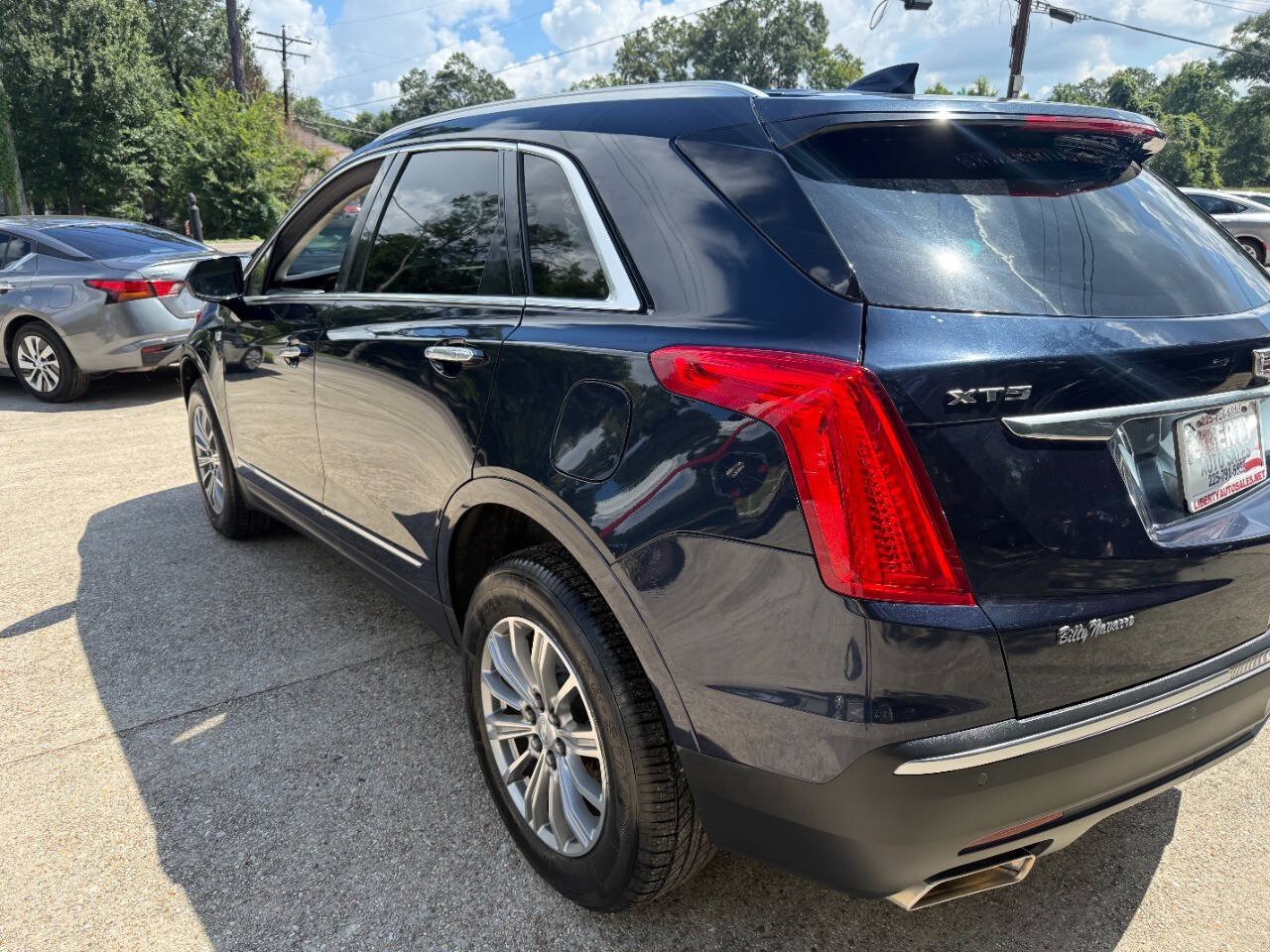 View vehicle photo 3