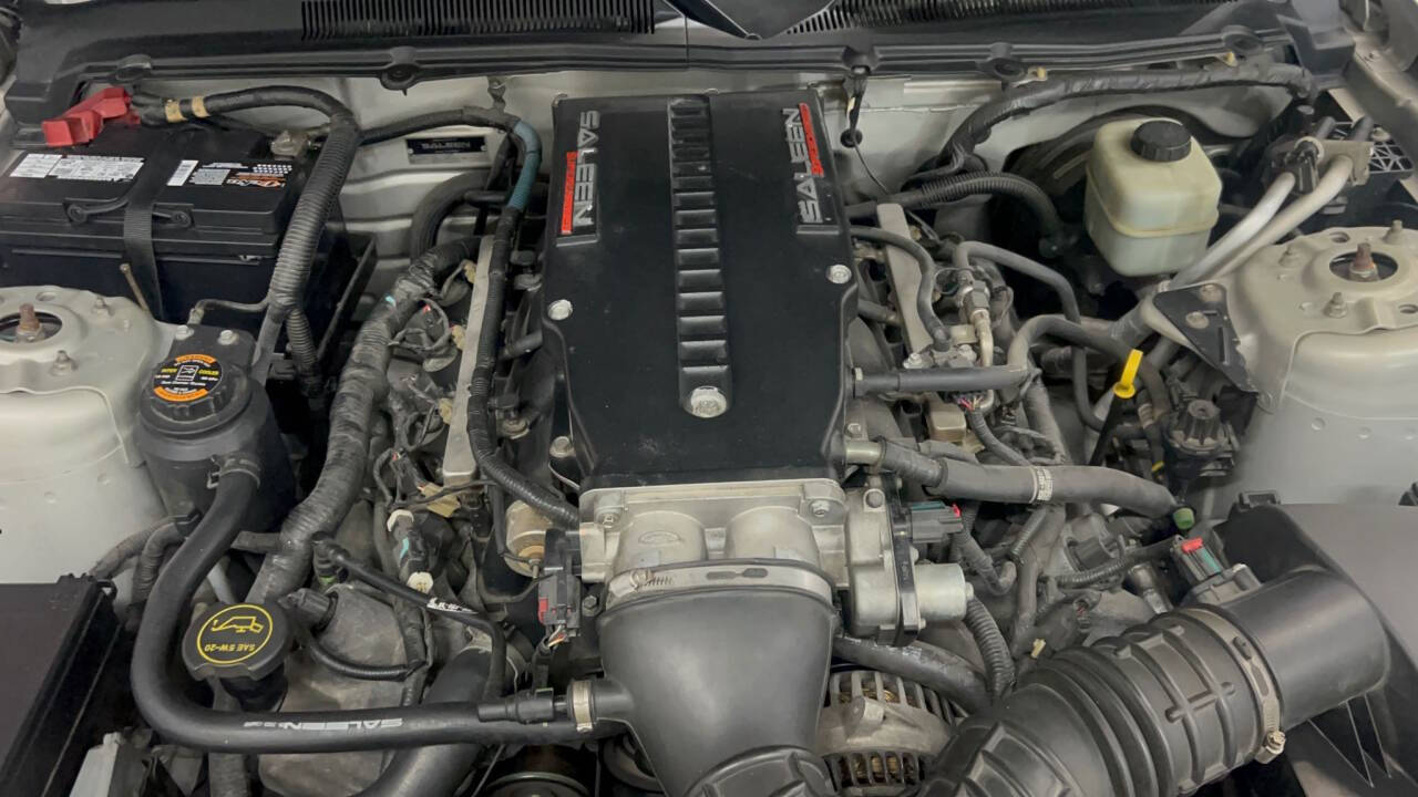 2006 Ford Mustang 34